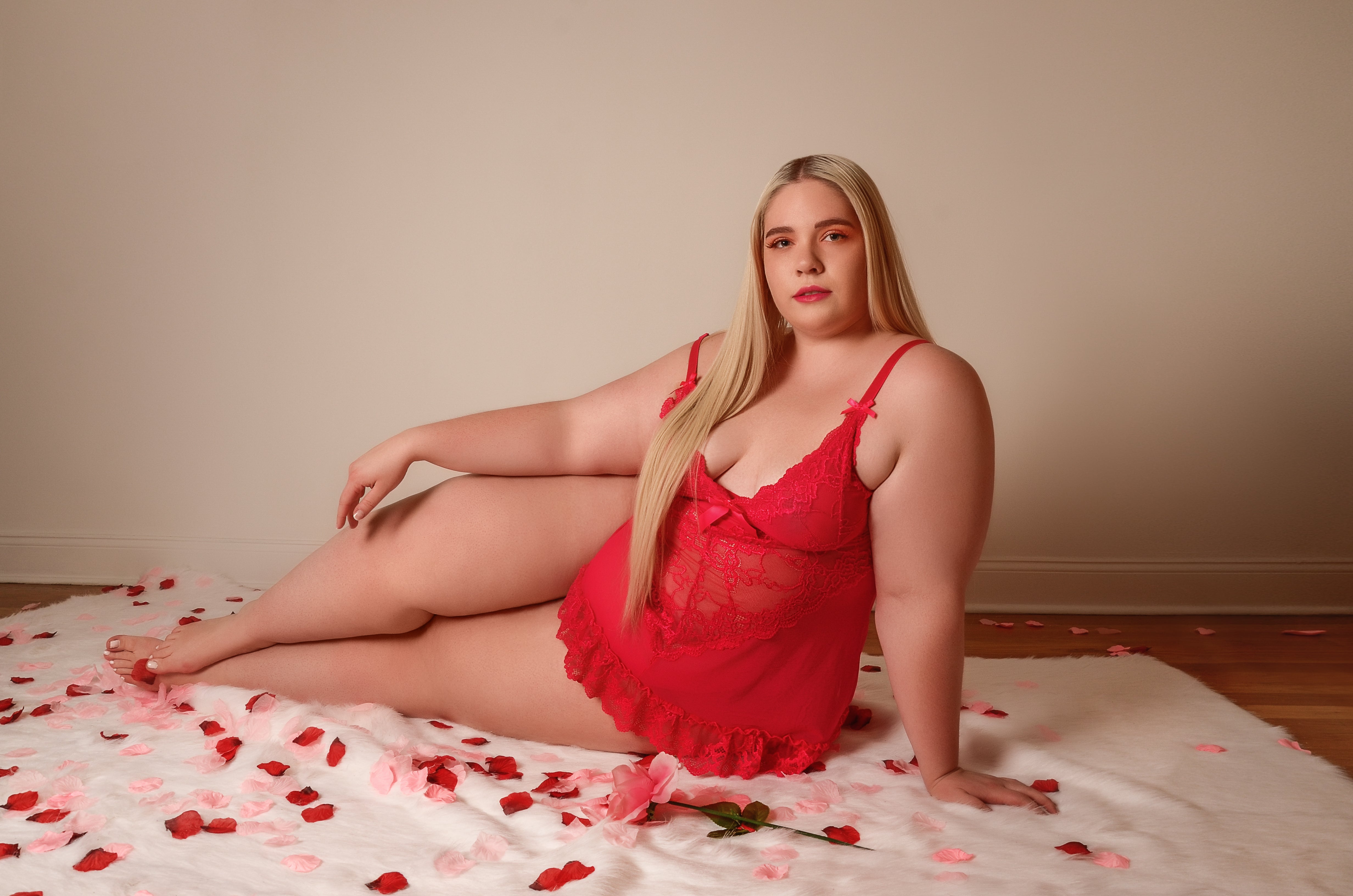 6 Curvy Lingerie Ideas for Valentine's Day